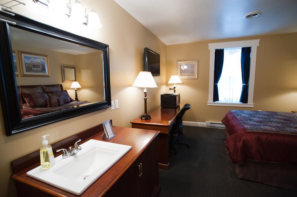 Beacon Hotel Oswego Exterior foto